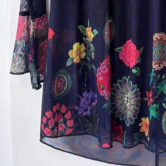 Desigual Navy Floral Edged Pleated Blouse with Sheer Sleeves Sz S - Picture 3 of 5